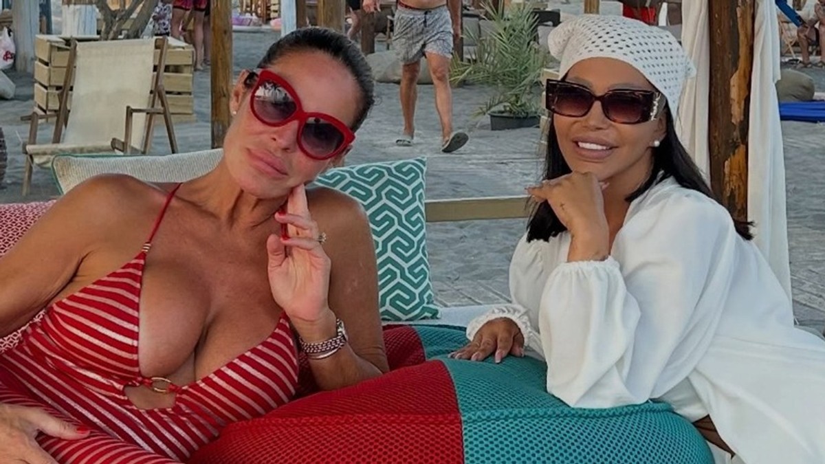 Milena Kačavenda, Žana Omnia