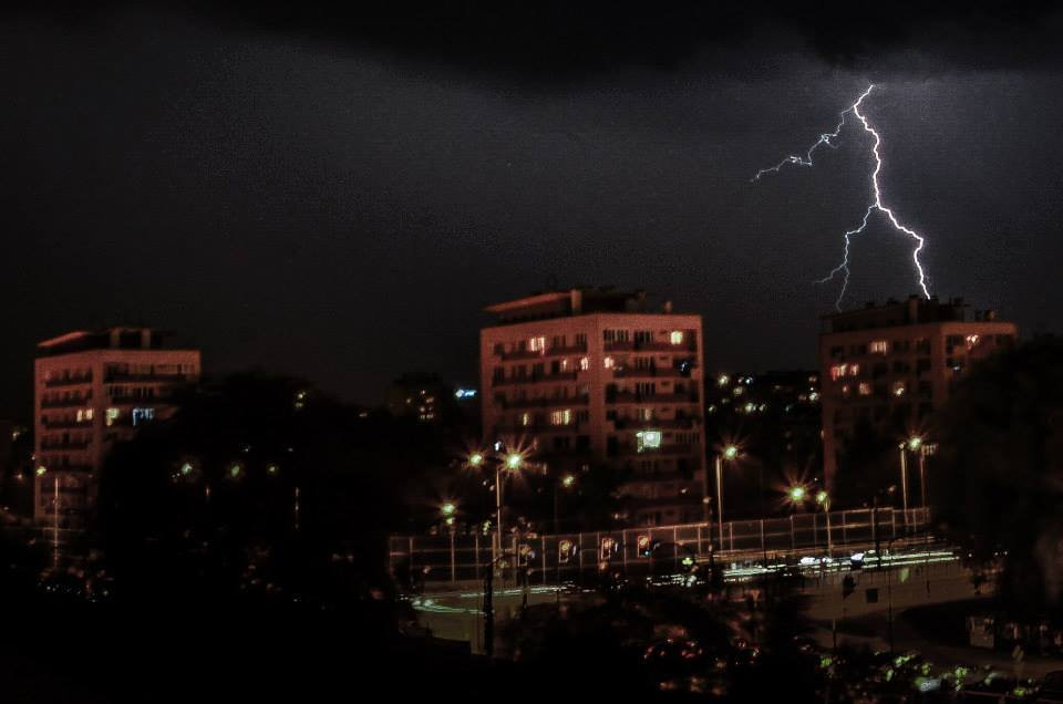 Zdjęcia nocnej burzy w Krakowie - okolice ul. Wieczystej 