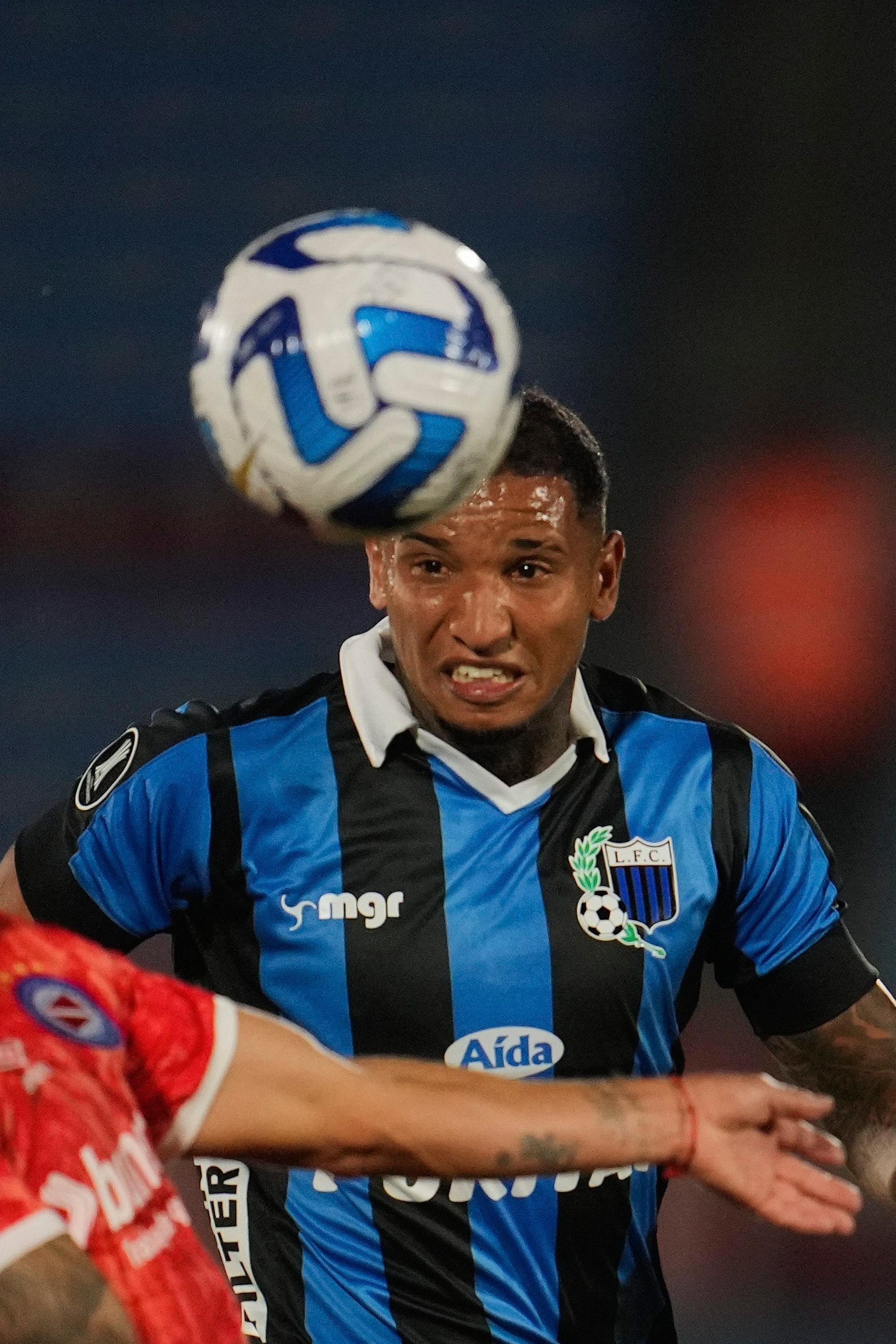 Zomrel uruguajský futbalista Juan Izquierdo.