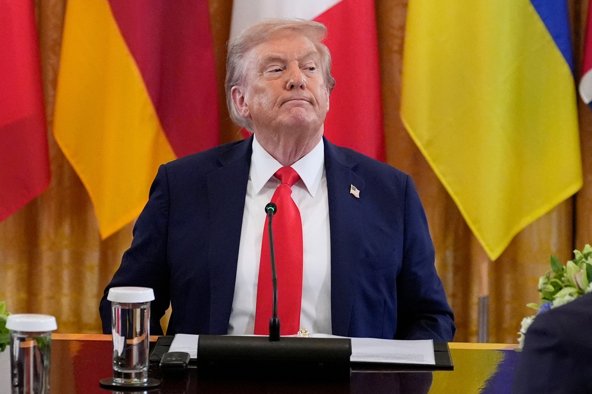 Prezident Donald Trump na stretnutí s ukrajinským prezidentom Volodymyrom Zelenským a európskymi lídrami.