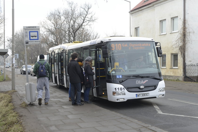 W związku z zamknięciem Mulickiej, autobusy kursują inaczej