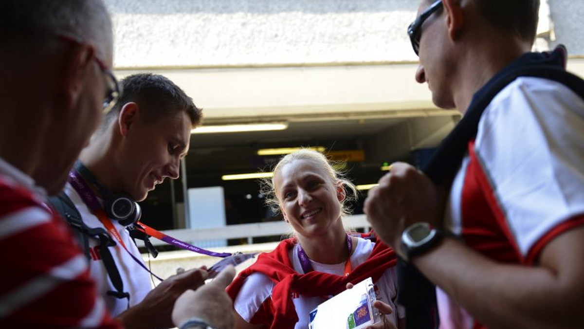 Kamila Augustyn przegrała swój ostatni mecz na igrzyskach olimpijskich z z Dunką Tine Baun 0:2 (11:21, 6:21). Polka z dwoma porażkami pożegnała się z rywalizacją badmintonistek.