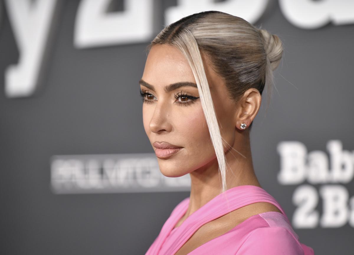 Kim Kardashian új szintre emelte a bosszúruha fogalmát