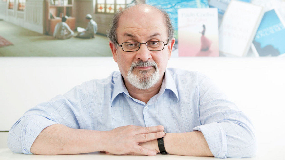 Pisarz Salman Rushdie po ataku nożownika stracił wzrok w jednym oku