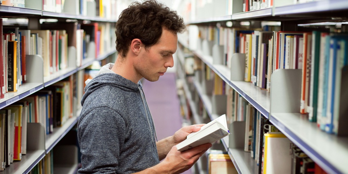 Czasy, kiedy podstawowym i jedynym uzbrojeniem studenta był długopis i notatnik, dawno minęły