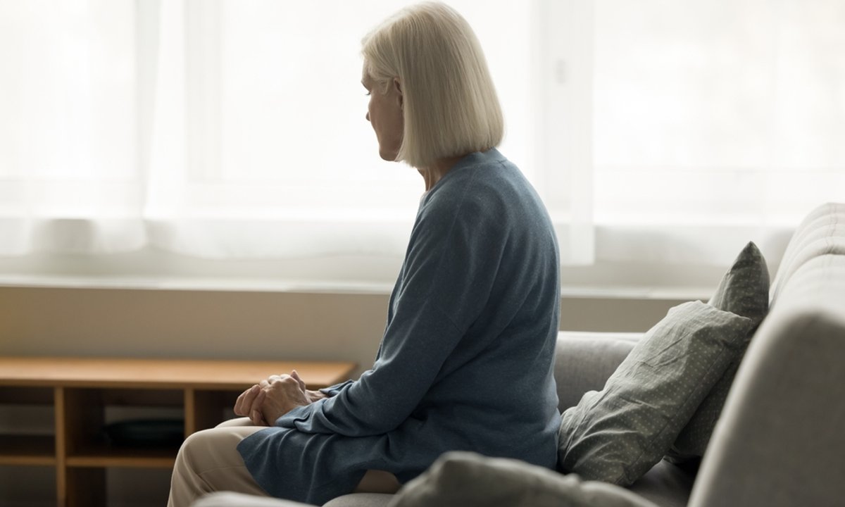 Ten popularny nawyk sprzyja rozwojowi demencji. Robi tak aż 30 proc. z nas