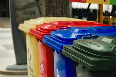 Unieważniona uchwała śmieciowa. Czy można liczyć na zwrot nadpłaty?