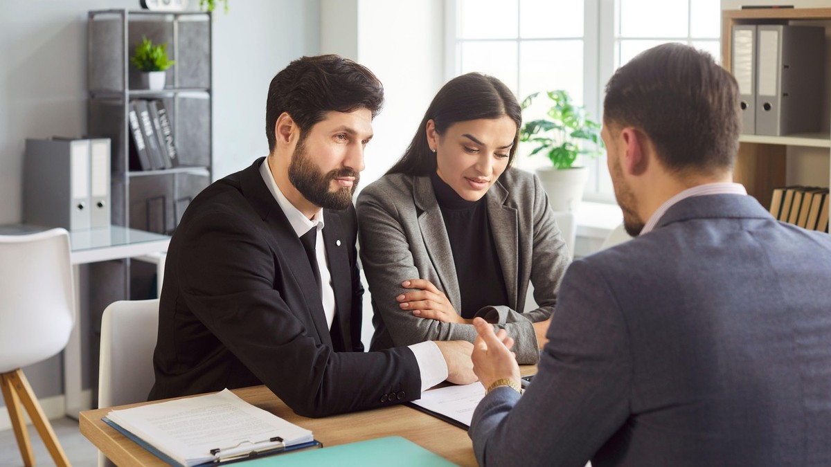 Kupila kuću sa mužem: Kada je pogledala vlasnički list, nije joj bilo dobro / ILUSTRACIJA