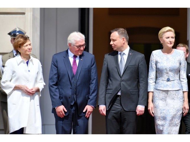 Elke Büdenbender i Frank-Walter Steinmeier oraz Andrzej Duda i Agata Kornhasuer-Duda