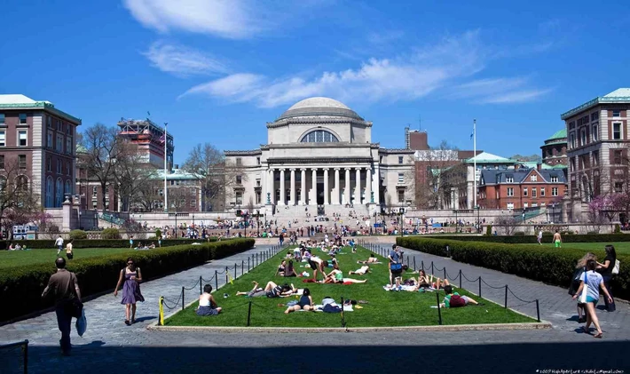 5. Columbia University - 8797 studentów