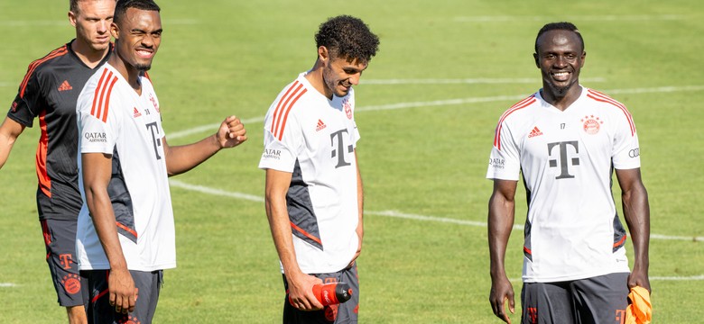 Sadio Mane już trenuje z Bayernem. Oczekiwanie na Lewandowskiego