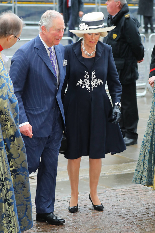 Książęce pary w drodze na uroczystości w Opactwie Westminsterskim