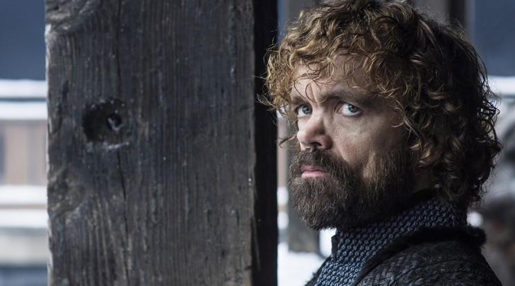 Peter Dinklage négy Emmy-díjat és egy Golden Globe-ot vihetett haza a Trónok harcában nyújtott alakításáért - Az Ördögfióka léhűtőből lett politikai tanácsadó a sorozatban / Fotó: HBO