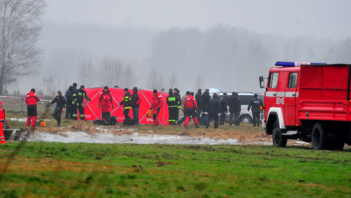 Odnaleziono ciało jednego z zaginionych nastolatków z miejscowości Mokobody. Natrafili na nie płetwonurkowie przeszukujący rzekę Liwiec w pobliżu miejscowości Kapuściaki (Mazowieckie) - poinformował bryg. Adam Dziura z siedleckiej straży pożarnej. Zaginięcie nastolatków ich rodzice zgłosili w poniedziałek.