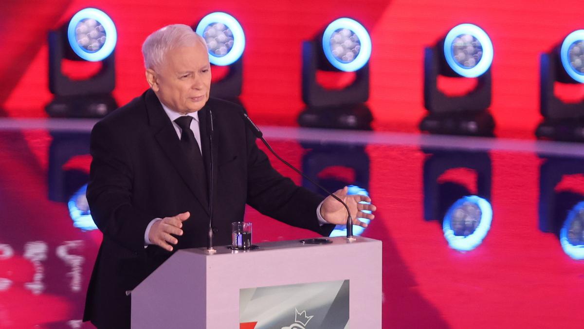 Prezes PiS Jarosław Kaczyński na konwencji w katowickim Spodku