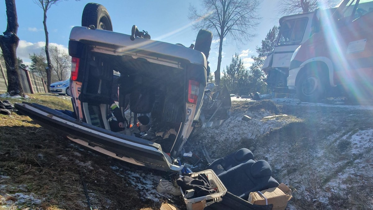 Tragiczny finał poślizgu. Dwie osoby nie żyją, trzy trafiły do szpitala