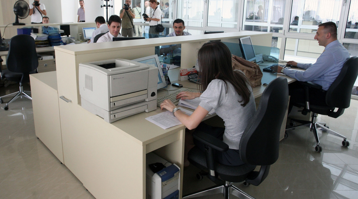Srbi sve češće uzimaju elektronske kredite: Brže ih dobiješ i kamata je niža