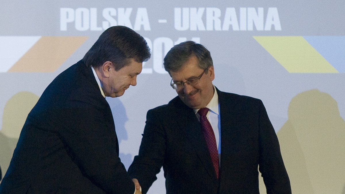 Wizyta prezydenta Ukrainy Wiktora Janukowycza w Polsce nie przyniosła znaczącego przełomu we wzajemnych relacjach - napisał ukazujący się w Kijowie dziennik "Kommiersant-Ukraina".