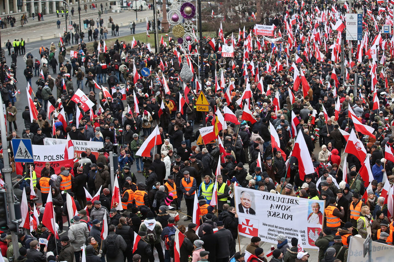 Warszawa: Marsz w obronie demokracji i wolności mediów.
