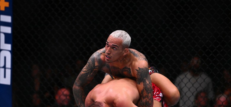 Oliveira poddał Gamrota na gali UFC. Zobacz, ile Polak zarobił za przegraną walkę wieczoru