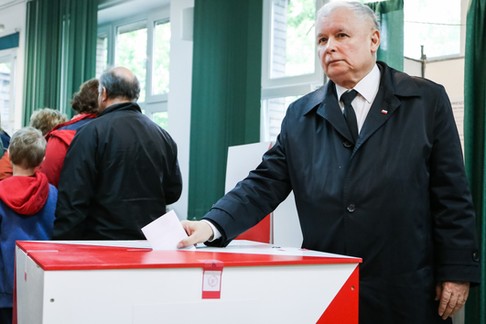 Prof. Łętowska: - A to, co opowiada pan Kaczyński, przywódca partii rządzącej, neguje samą potrzebę zachowania rzetelności przy wyborach.