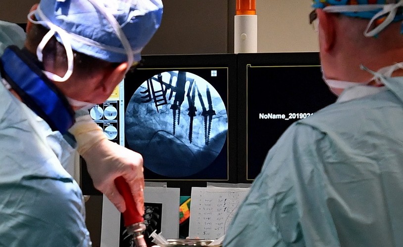 SKOMPLIKOWANA OPERACJA KRĘGOSŁUPA W SZCZECINIE