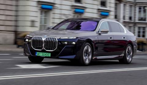 BMW i7 to nowy wymiar luksusu, który zaskakuje na wiele sposobów. Oto czym mnie urzekł