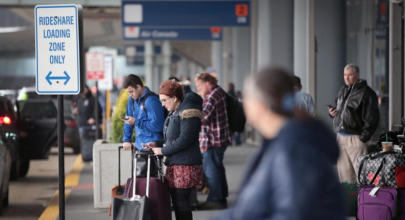 Airport pickup Uber Lyft ride-hailing O'hare Chicago