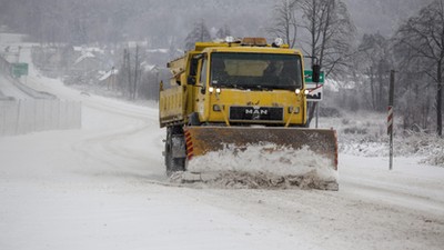 Śnieg opady śniegu zima mróz pogoda