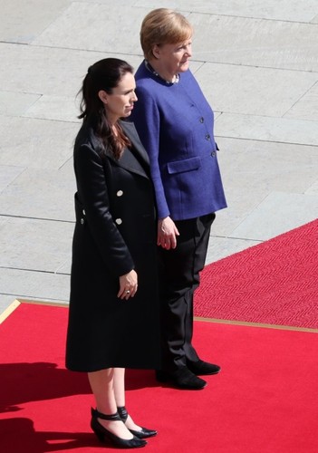 Jacinda Ardern i Angela Merkel