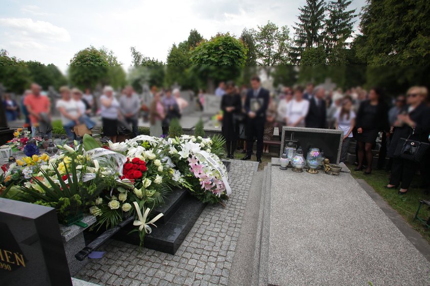 Bliscy, fani i przyjaciele pożegnali wybitną aktorkę w Ostrowcu Świętokrzyskim