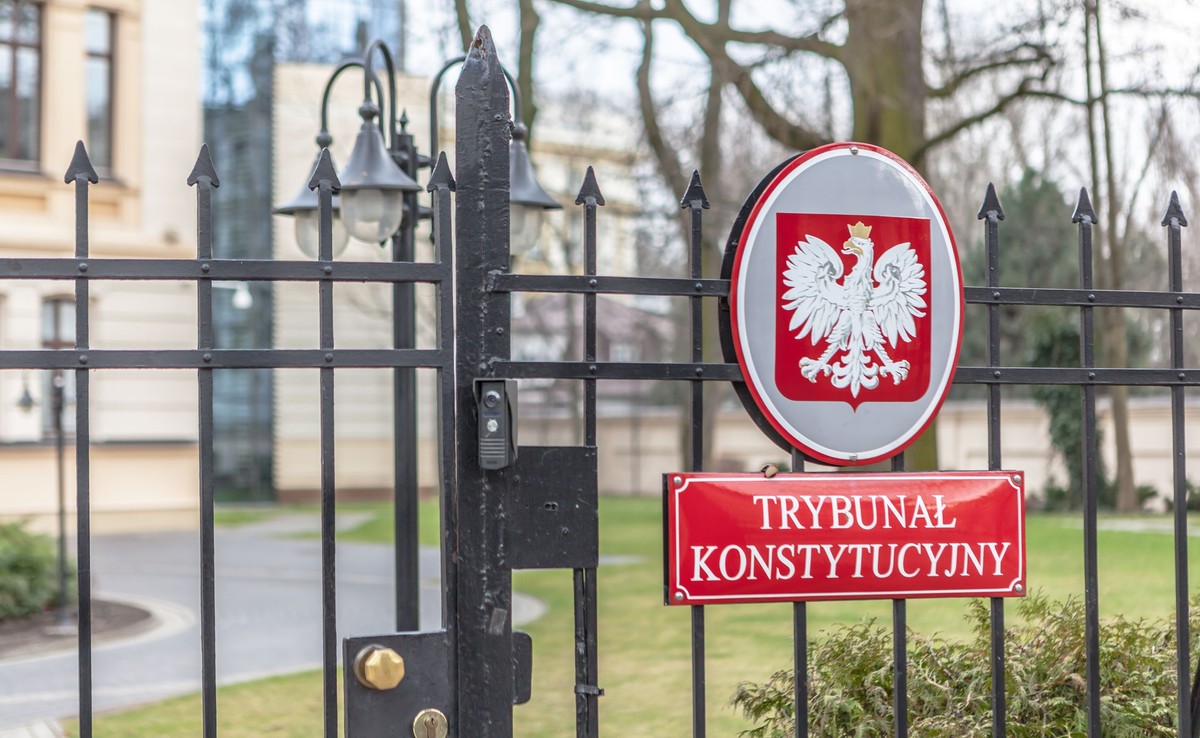 Przepisy, zgodnie z którymi pełny skład TK to jedenastu sędziów, zaskarżył w czerwcu 2023 r. ówczesny premier Mateusz Morawiecki.