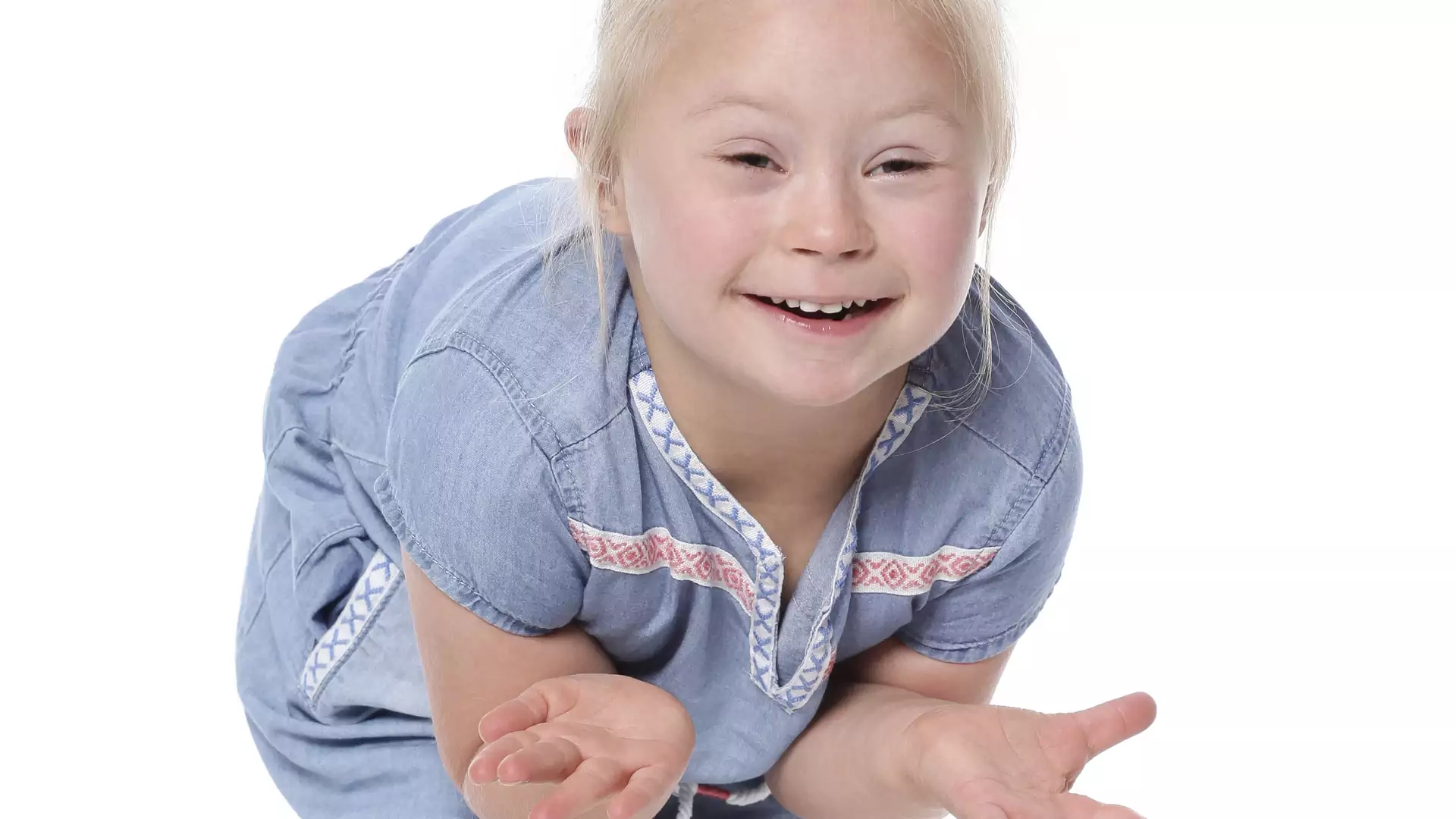 Poznajcie Lenkę - 4-letnią modelkę z Zespołem Downa