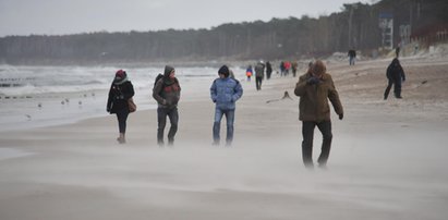 Uwaga! W kraju mocniej powieje. Ostrzeżenia przed silnym wiatrem