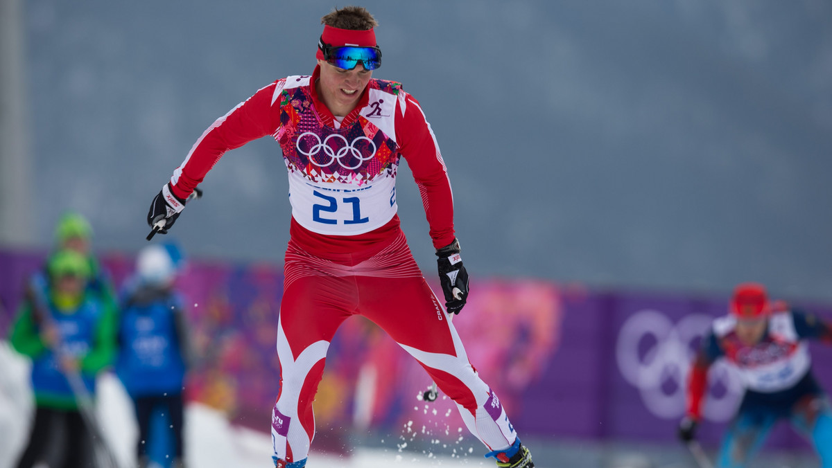 Rosjanie zdobyli złoty i srebrny medal w sprintach mieszanych na Uniwersjadzie rozgrywanej na Słowacji. Brązowy krążek przypadł Czechom. Polacy mimo świetnego biegu Macieja Staręgi zajęli dopiero dziewiąte miejsce, gdyż narzuconego tempa nie wytrzymała Marcela Marcisz.