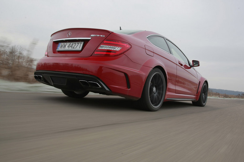 Test Mercedesa C63 AMG Black Series: czarny charakter w akcji