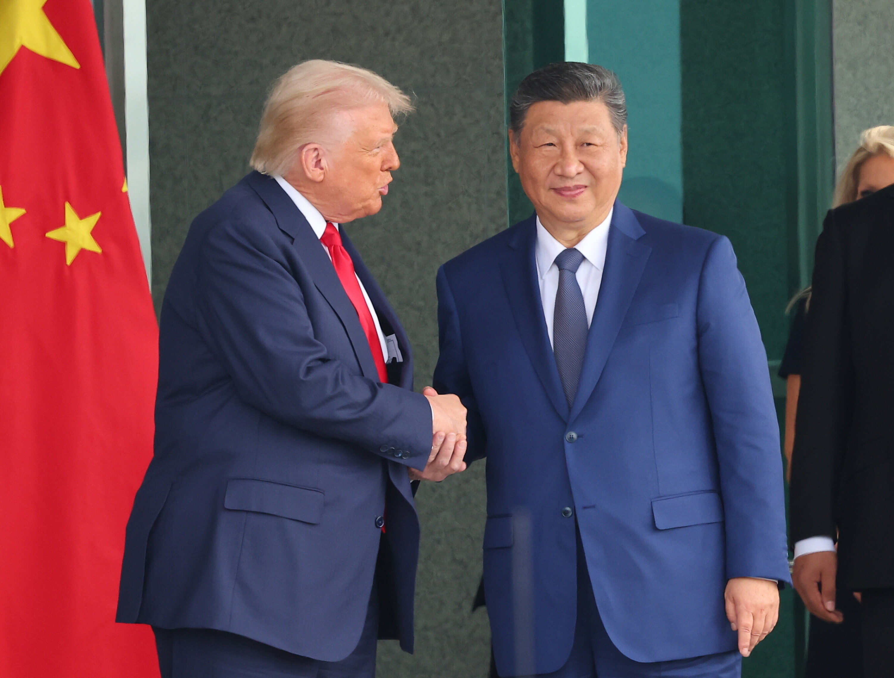Trump i Xi w Pusan - cła spadają z 57 do 47 proc, stop fentanylowi