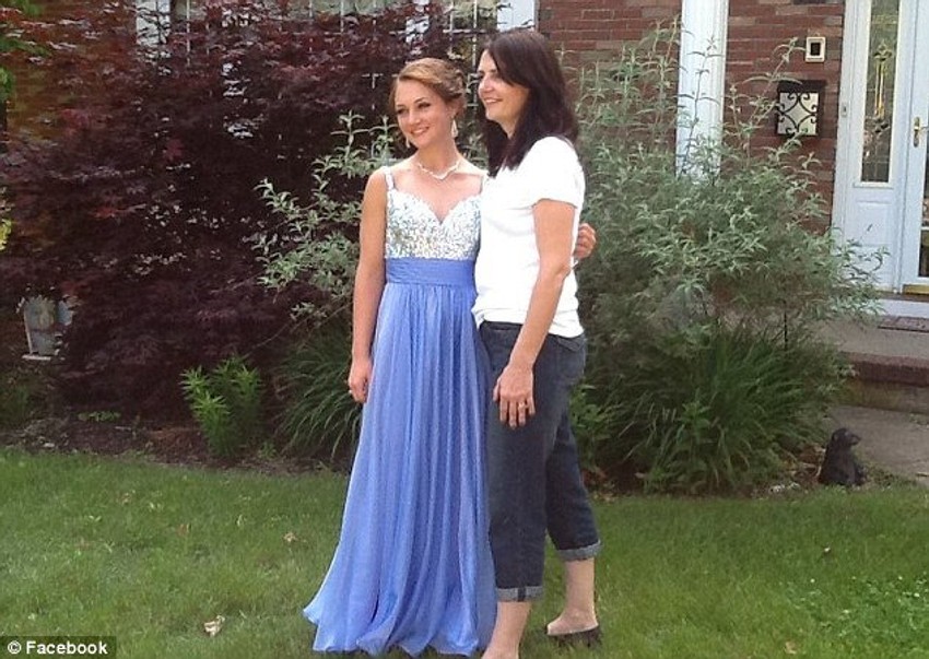 Rejčel i majka Elizabeta: Ona mi je stalno govorila da sam "prasence"