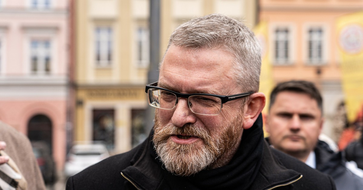 Prokuratura bada incydent z udziałem Grzegorza Brauna w szpitalu w Oleśnicy