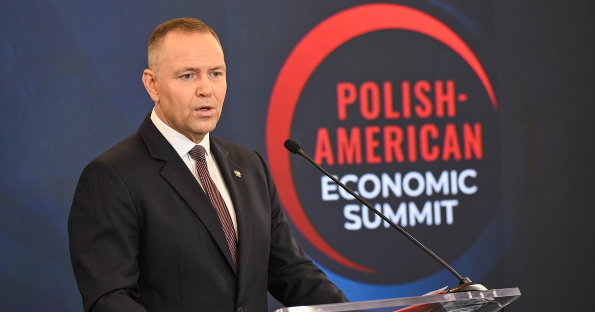 Dostaliśmy listę firm latających z Karolem Nawrockim. Ale kogoś na niej brakuje