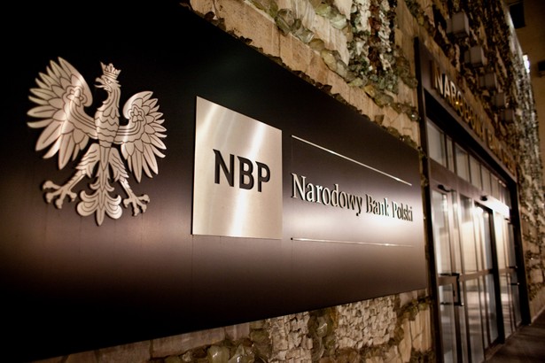 Oszczędności i słaba złotówka. NBP wpłaci miliardy do budżetu