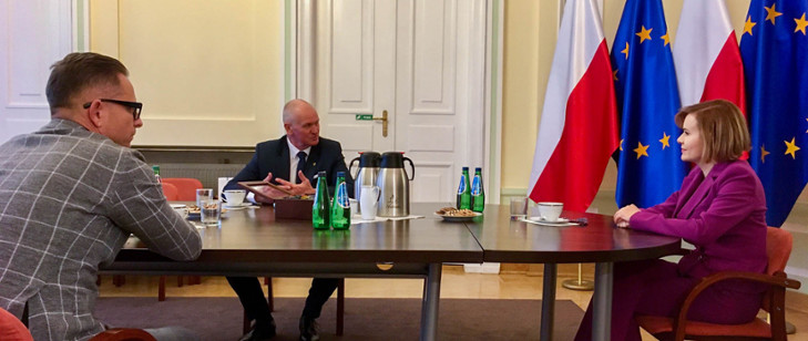 Mirosław Skrzypczyński oraz Bartosz Bułat podczas spotkania z Sekretarzem Stanu w Ministerstwie Sportu Anną Krupką.