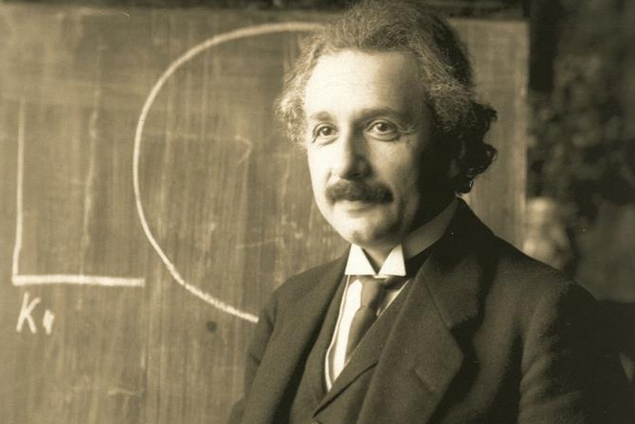 Einstein_1921_by_F_Schmutzer