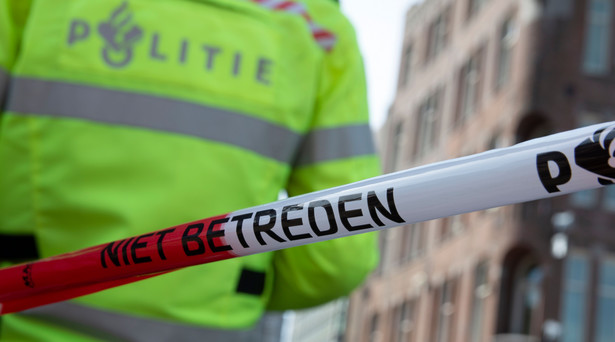 Holenderska policja potwierdza, że uzbrojony mężczyzna przetrzymuje kilka osób w barze w miejscowości Ede