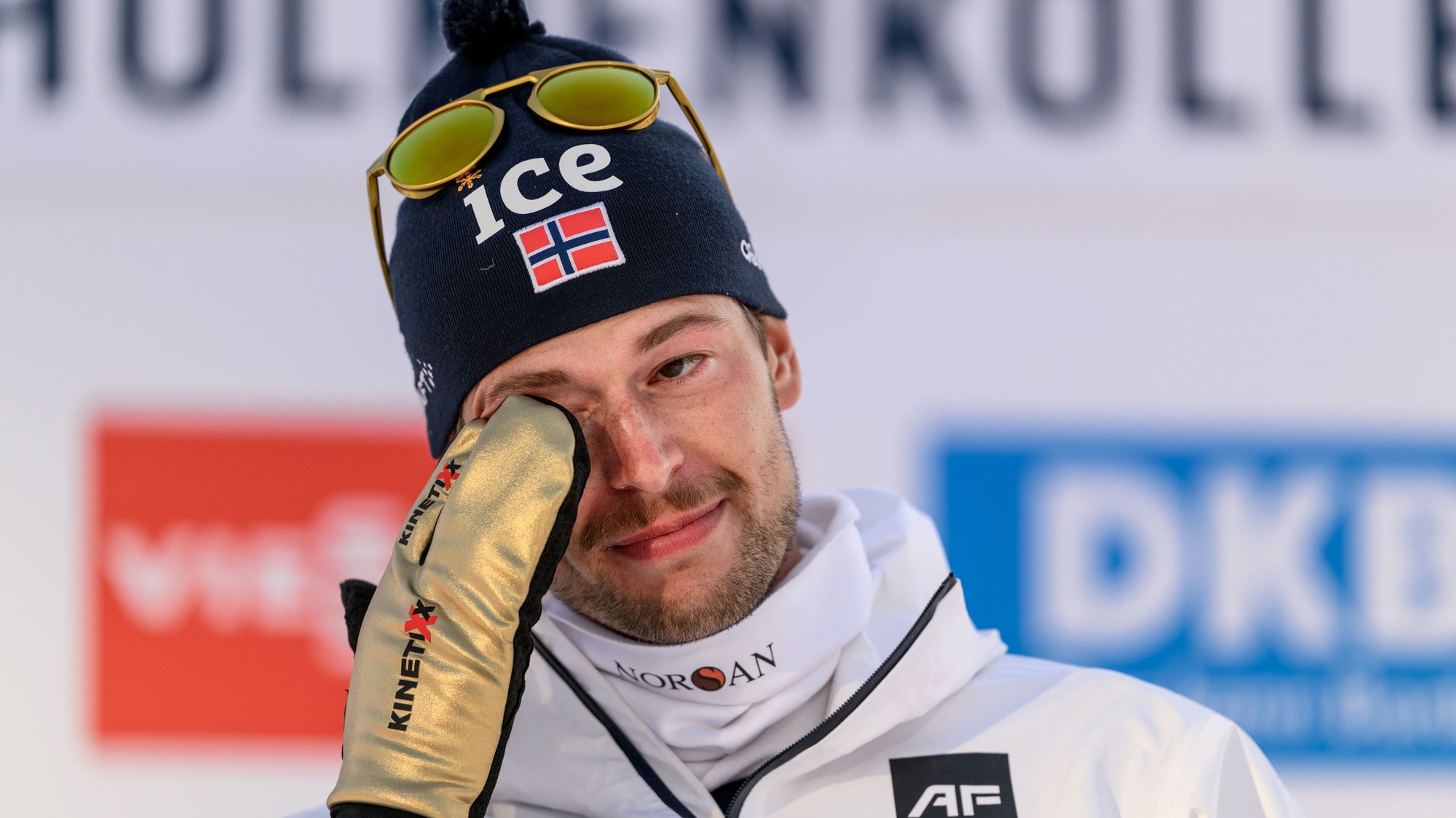 Nórsky biatlonista Sturla Holm Lægreid.