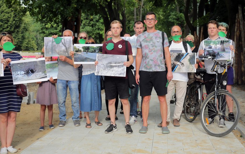 Protest w obronie parków.