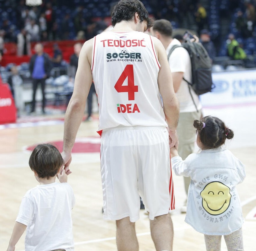 Nikad viđeni kadrovi Miloša Teodosića za decom