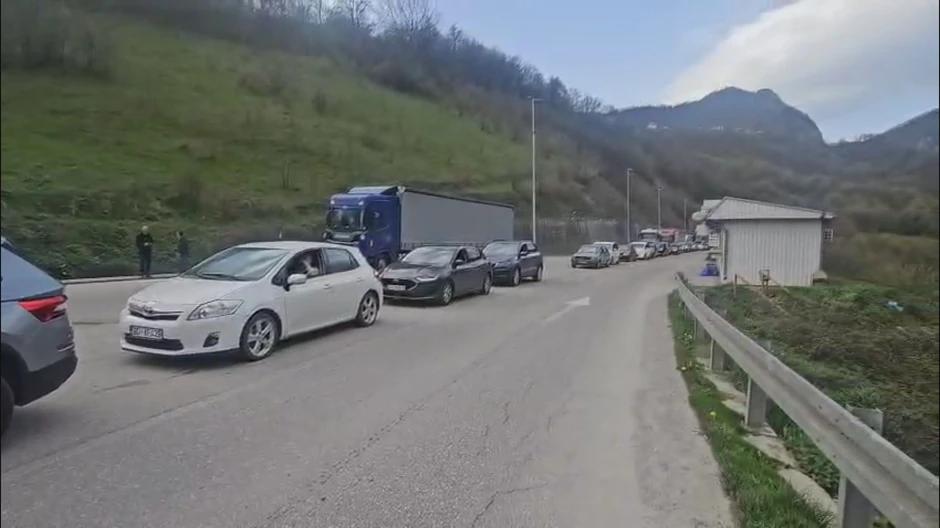 Kolaps na graničnom prelazu Dobrakovo