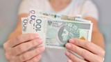 1300 zł dla każdego bez żadnych warunków? Ministerstwo Finansów policzyło koszty
