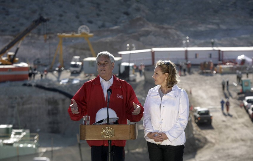 Čileanski predsednik na površini rudnika San Hoze